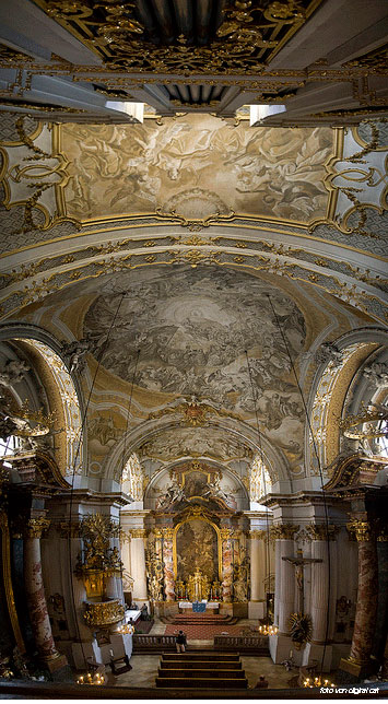 Damenstiftskirche-in-München