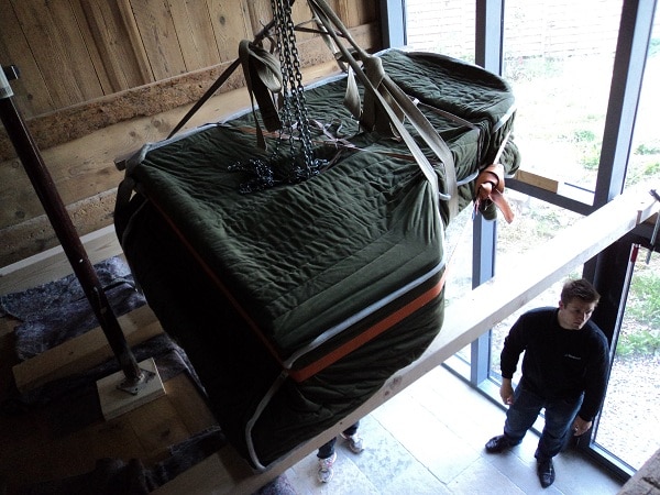 Flügeltransport mit Kettenzug