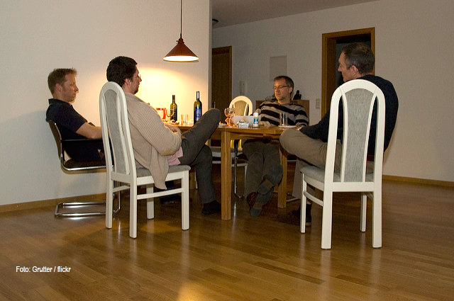 Der Umzug in das neue Zuhause mit Hilfe von Freunden gestalten.