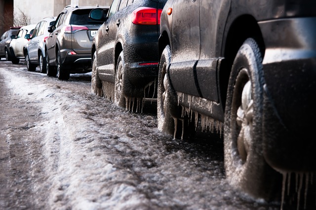 Schnee, Eis und Minustemperaturen stellen während des gesamten Umzugsprozesses erhebliche Risiken dar.