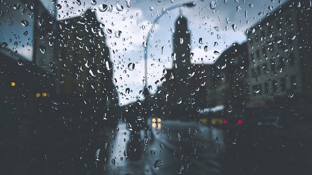 Verwenden Sie Plastikbehälter anstelle von Pappkartons